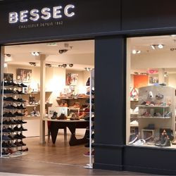 BESSEC  VANNES CENTRE COMMERCIAL